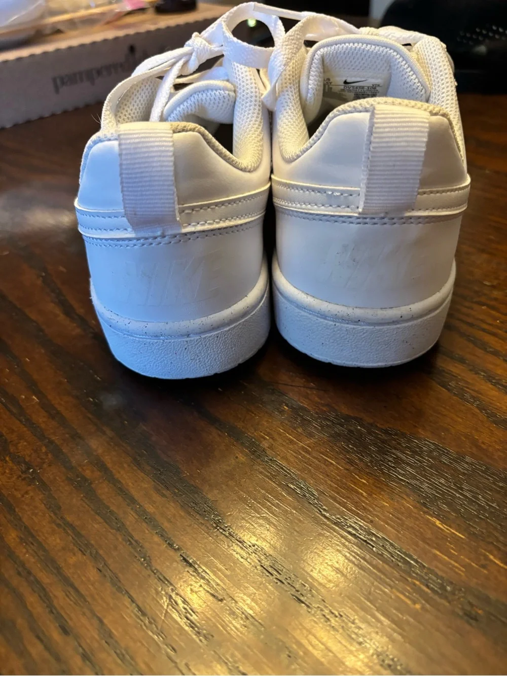 Nike White Leather Low Top Lace Up Athletic  sneakers. DV5456-106